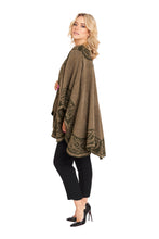 Shawl with Celtic Motif
